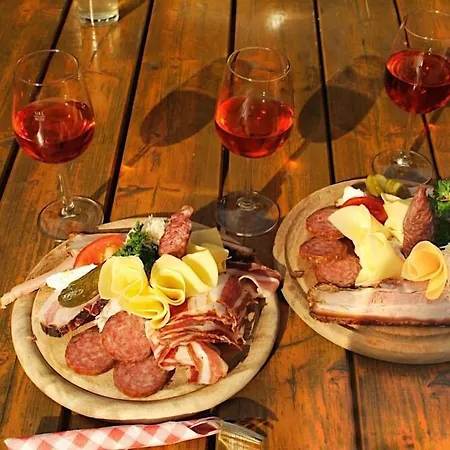 Zum Sausaler - Boutique Hotel-pension Suedsteiermark מלון Sankt Nikolai im Sausal